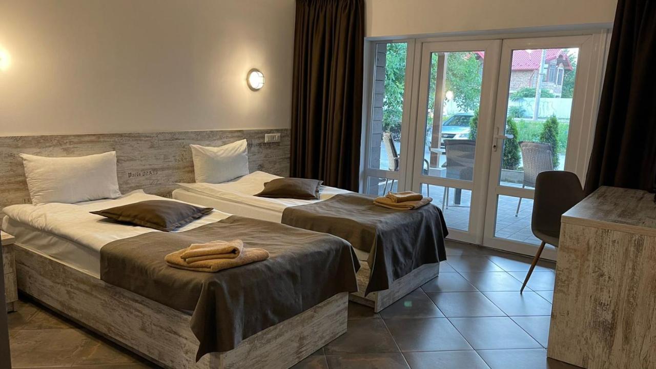 Clubhouse Ξενοδοχείο Ιβανό-Φρανκίβσκ Εξωτερικό φωτογραφία