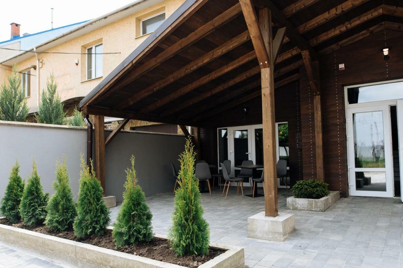 Clubhouse Ξενοδοχείο Ιβανό-Φρανκίβσκ Εξωτερικό φωτογραφία