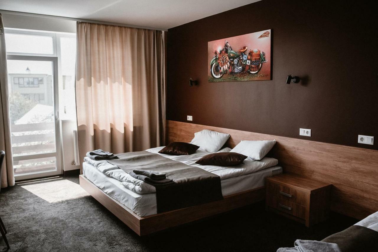Clubhouse Ξενοδοχείο Ιβανό-Φρανκίβσκ Εξωτερικό φωτογραφία